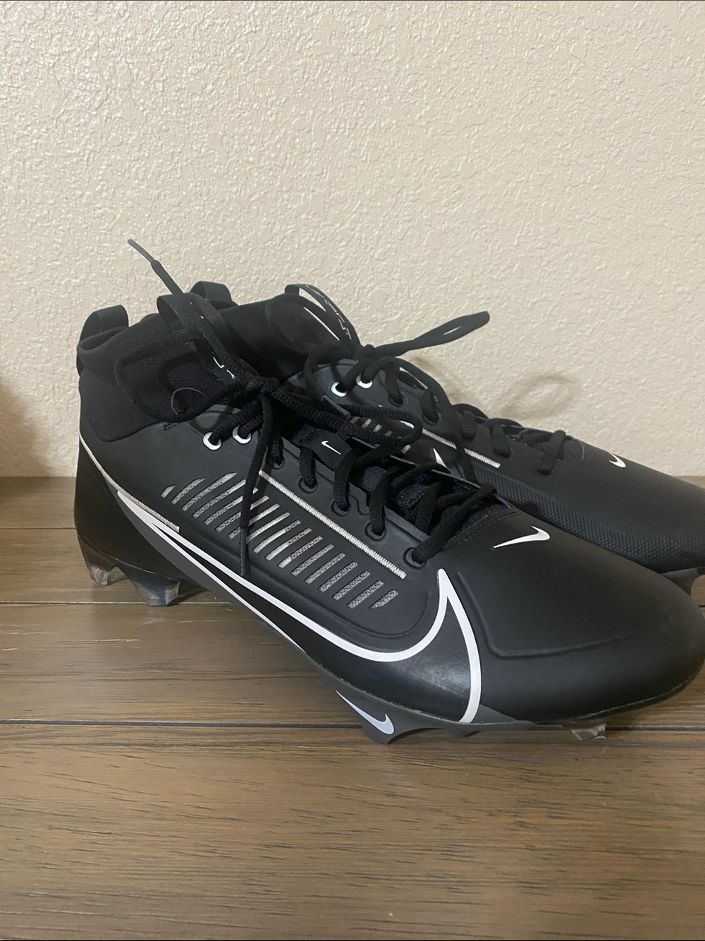 Nike Vapor Edge Pro 360 2 Black and White Men's Athletic Football Cleats size 15